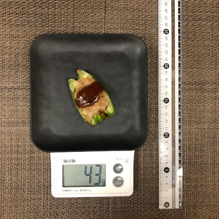 1個分のピーマンの肉詰め