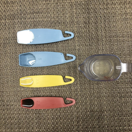 揚げ出し豆腐に使った調味料など（片栗粉・かつおだし・みりん・醤油・日本酒）