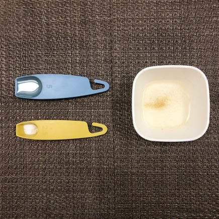 1人前の五目卵焼きに使った調味料（昆布だし・塩・サラダ油）