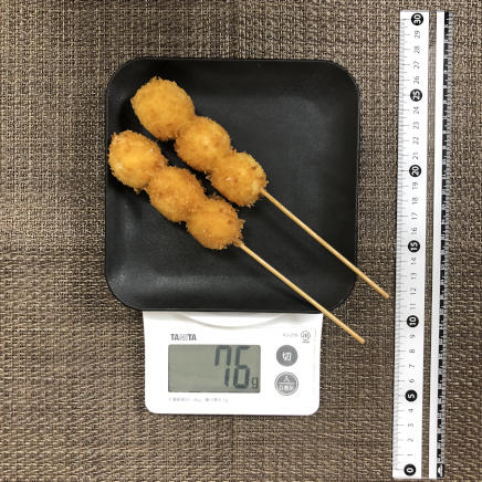 2本分のうずらの串揚げ