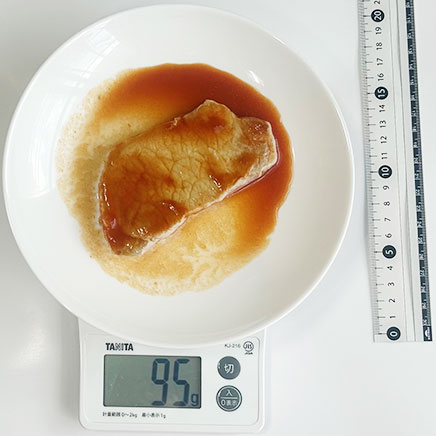 豚ロース切り身1枚分のポークチャップ