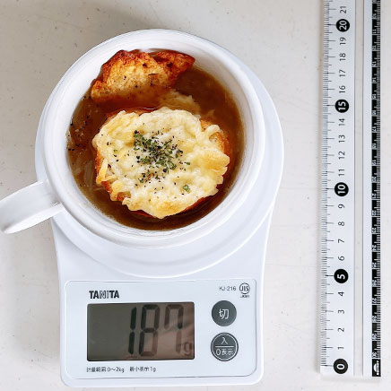 マグカップ1杯分・1人前のオニオングラタンスープ