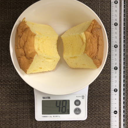 1/2切れ分のシフォンケーキ