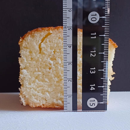 マフィン(1個43g)の厚さ約5㎝