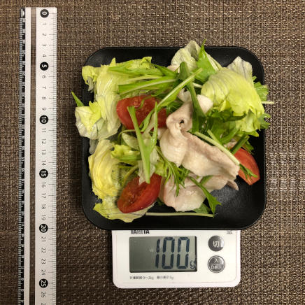 100g分の冷しゃぶサラダ