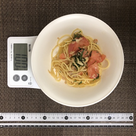100g分のツナトマトパスタ