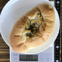 コーンマヨネーズパン1個 147g