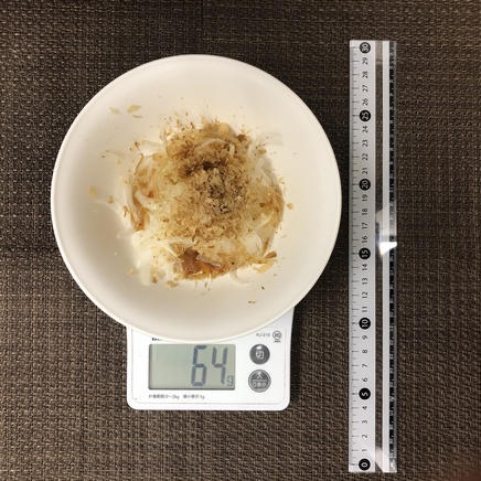 中皿1皿分のオニオンサラダ