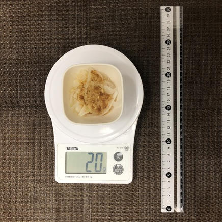 小鉢1杯分の分のオニオンサラダ