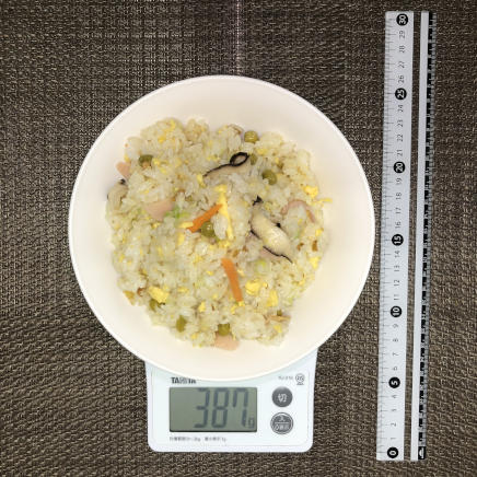 中皿(大)1杯・1人前387gの五目チャーハン