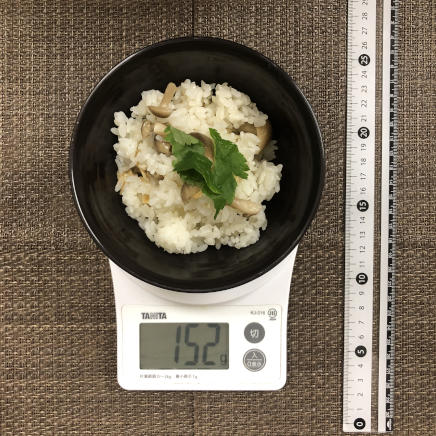 茶碗1杯・1人前のしめじご飯