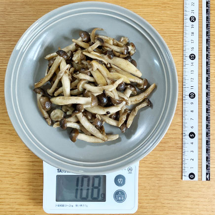 2人前のしめじのバター炒め