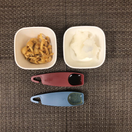 おつまみ皿1皿・1人前のなめこおろしの材料(なめこ・大根おろし・醤油・かつお昆布だし)