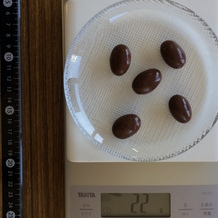 アーモンドチョコ、5個