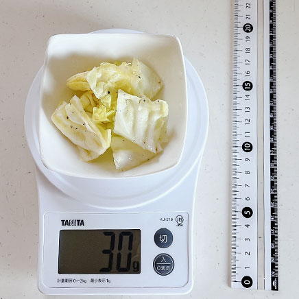 小鉢1杯分の塩キャベツ