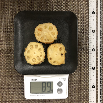 平皿1枚・3個のれんこんとひき肉のはさみ揚げ