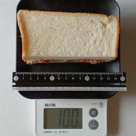 6枚切り食パン1枚分のコンビーフサンド100g