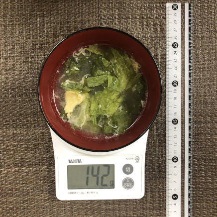 御椀1杯・1人前のレタススープ