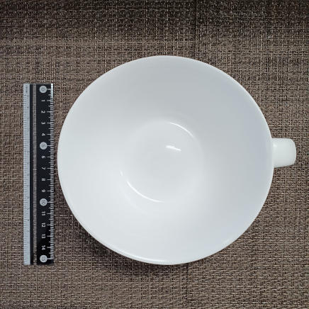 ブロッコリーのスープに使用したスープボウル