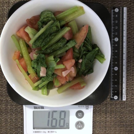 中皿1杯の小松菜のサラダ 168g