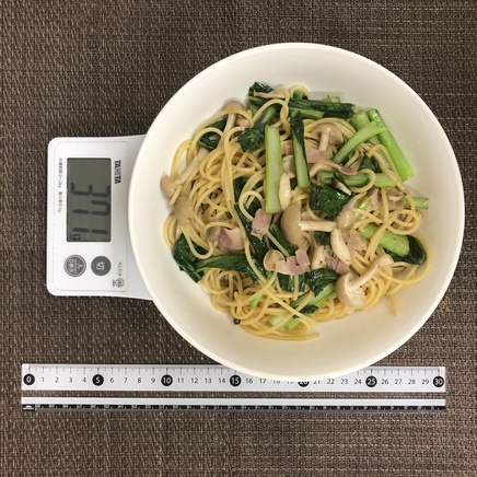 大皿1皿・1人前の小松菜のパスタ