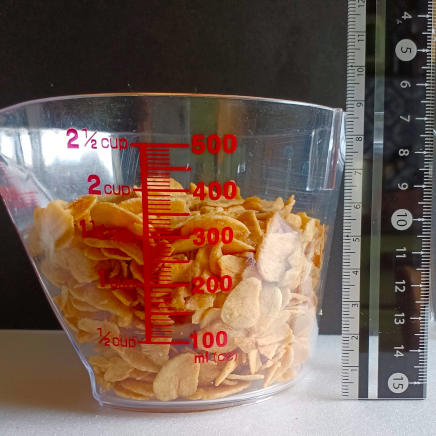 横から見た約1カップ(100g)のフライドガーリック