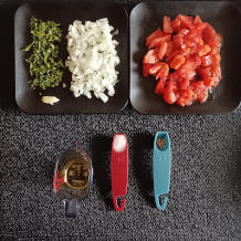 トマトバジルソースの材料