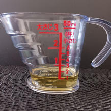 横から見た6gのサラダ油