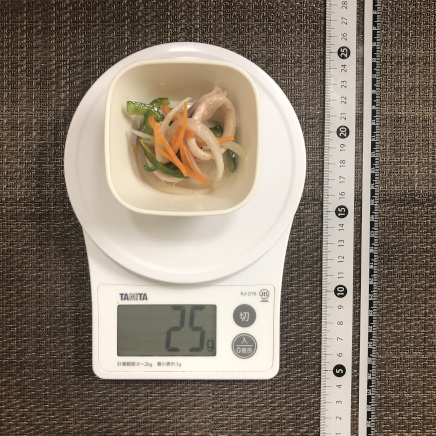 おつまみ皿1杯分のイカのマリネ
