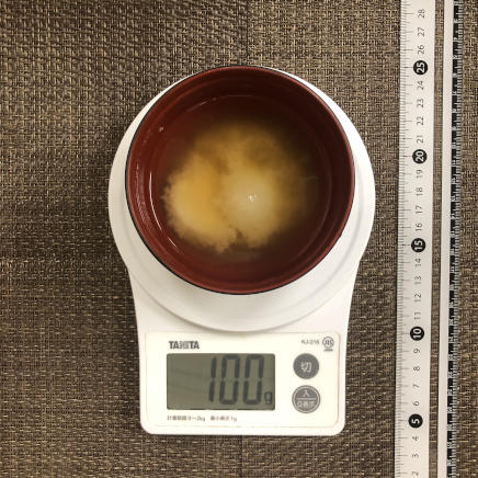 100g分の里芋の味噌汁
