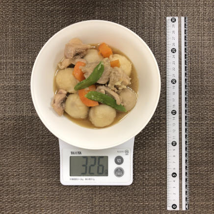 中鉢1杯・1人前の里芋と鶏肉の煮物