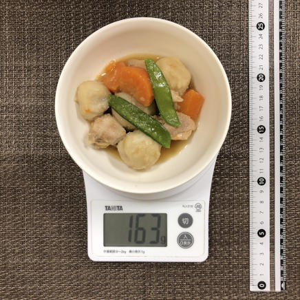 小鉢1杯分の里芋と鶏肉の煮物