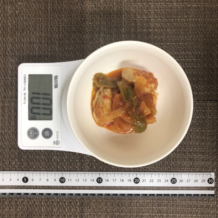 100g分の鶏肉のトマト煮
