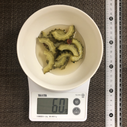 小皿約1/2杯分のゴーヤのピクルス