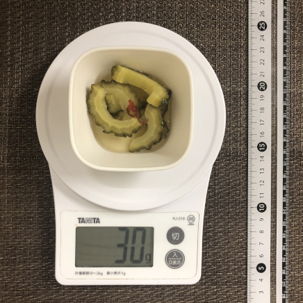 おつまみ皿1杯分のゴーヤのピクルス