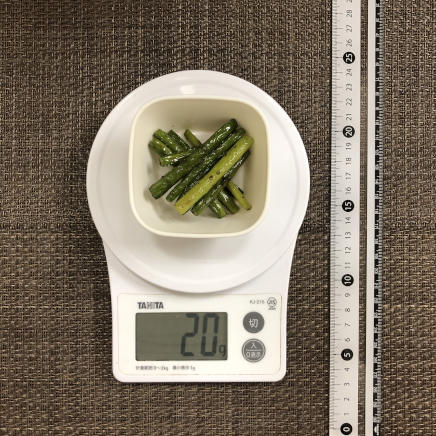 おつまみ皿1皿分のにんにくの芽の炒め物