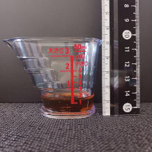 横から見た大匙1/2(6g)のごま油