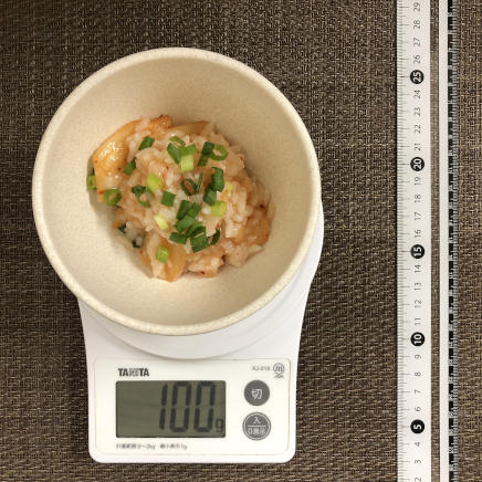 100g分のキムチ粥
