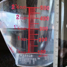 横から見た300gの水