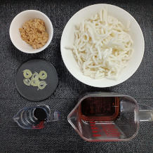 納豆うどんの材料