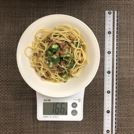 中皿1皿分の納豆オクラパスタ