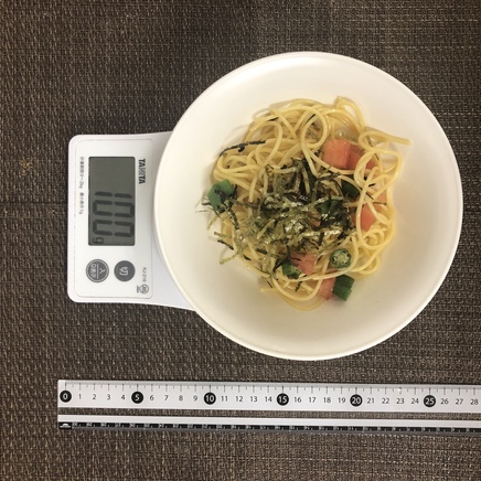 100g分のオクラトマトパスタ