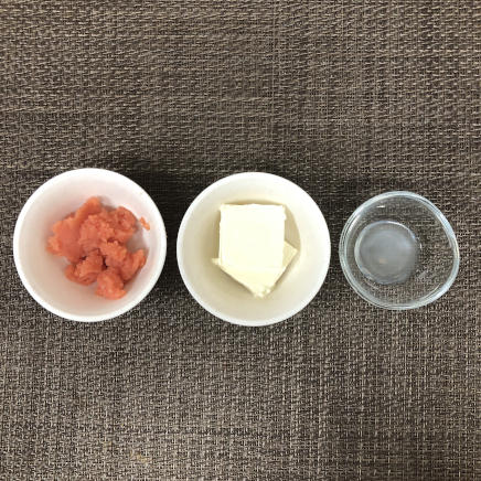 小鉢1杯・1人前のたらこクリームチーズに使った材料(たらこ・クリームチーズ・レモン)