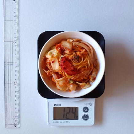 小皿１杯124gのキムチ焼きそば