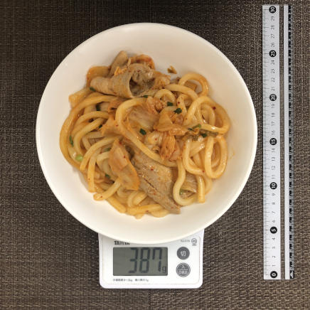 大皿1皿分・1人前のキムチ焼きうどん