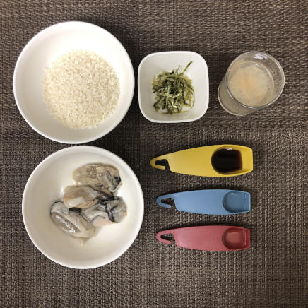 茶碗1杯分・1人前の牡蠣ご飯の材料(米・牡蠣・かつお昆布だし・醤油・日本酒・みりん・海苔)