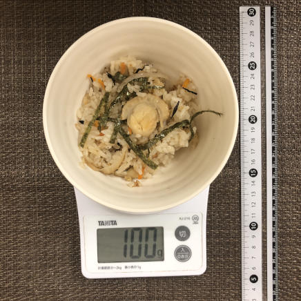100g分のホタテの炊き込みご飯