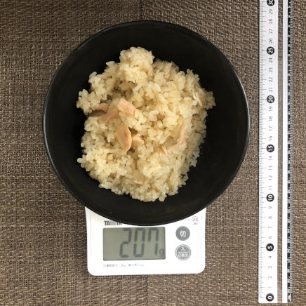 丼1杯・1人前の鮭の炊き込みご飯