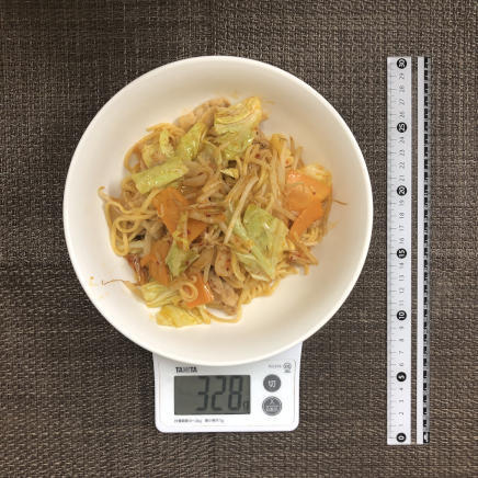 中皿1皿・1人前の豚キムチ焼きそば