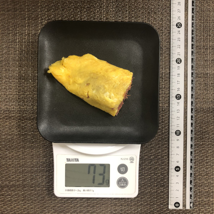 平皿約1/2人前のコンビーフオムレツ